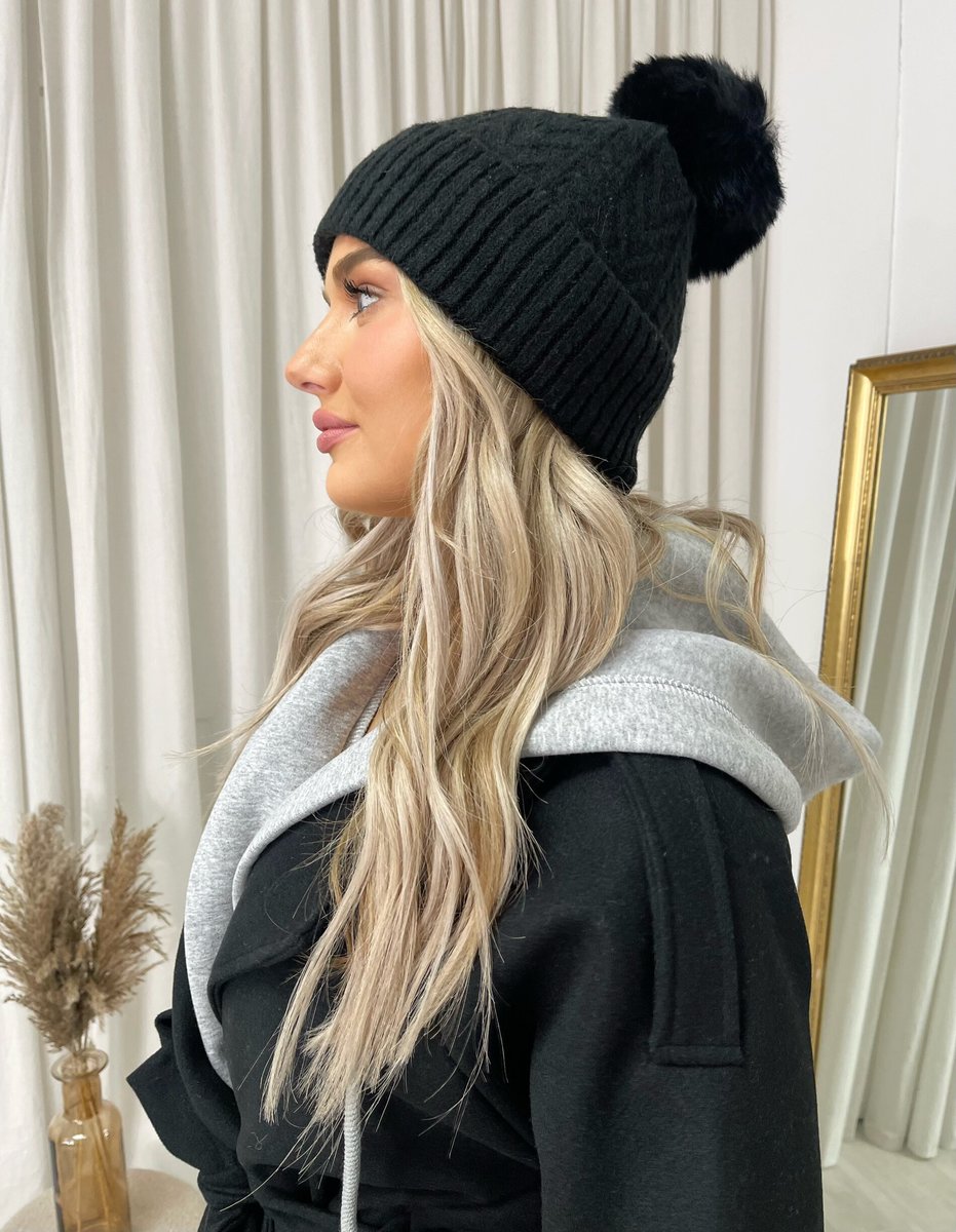 Chunky Knit Fur Pom Beanie Hat